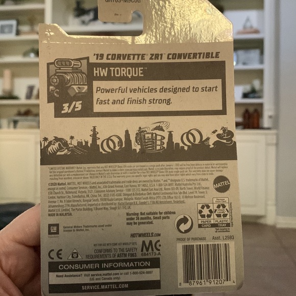 New Hot Wheels’19 Corvette ZR1 White Convertible NIP Newer Redline wheels age 3+ - Picture 3 of 8